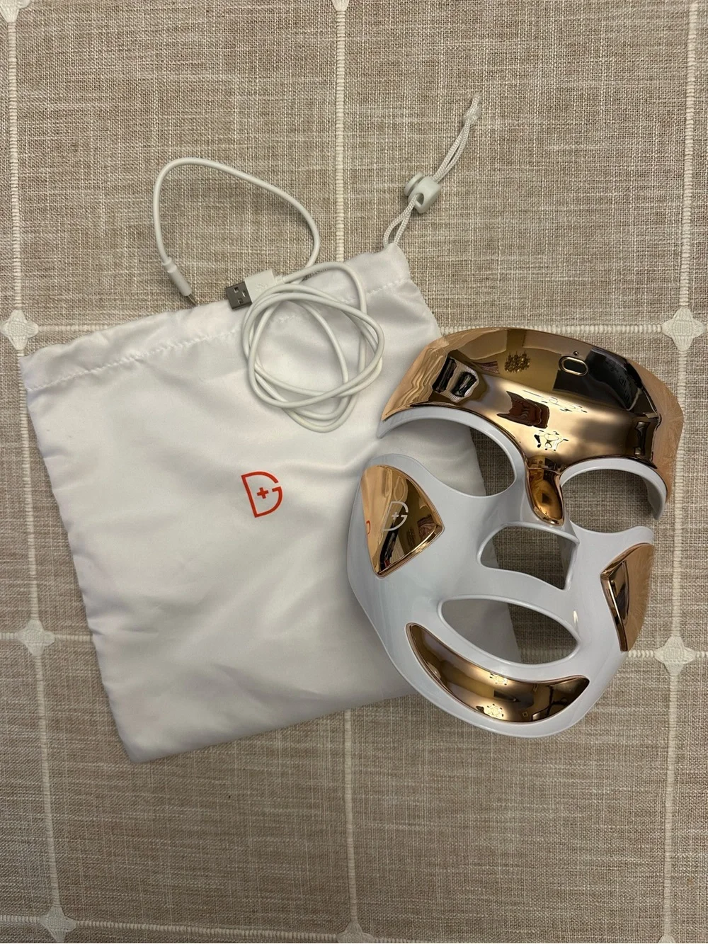 Dr Dennis Gross DRx SpectraLite FaceWare Pro 3-Minute LED Mask - Picture 1 of 6